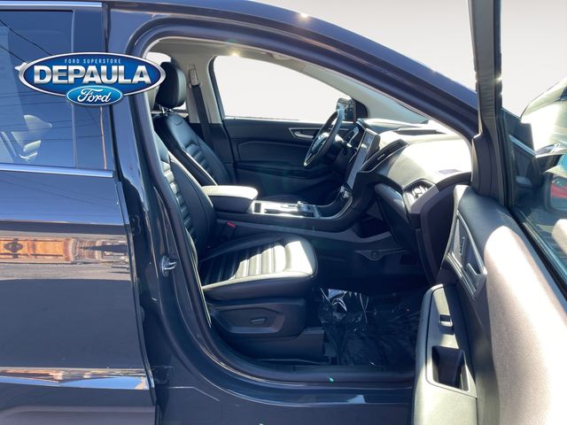2021 Ford Edge SEL photo 16
