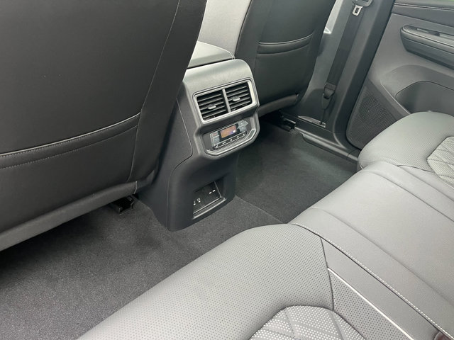 2025 Volkswagen Atlas SEL Premium R-Line photo 29