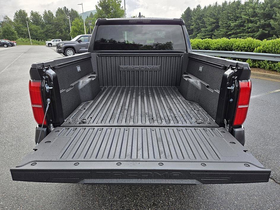 2025 Toyota Tacoma SR5 photo 14