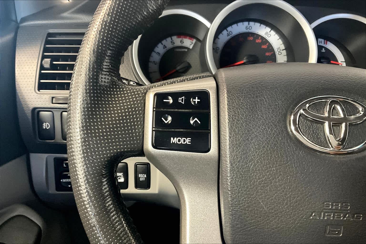 2013 Toyota Tacoma photo 21