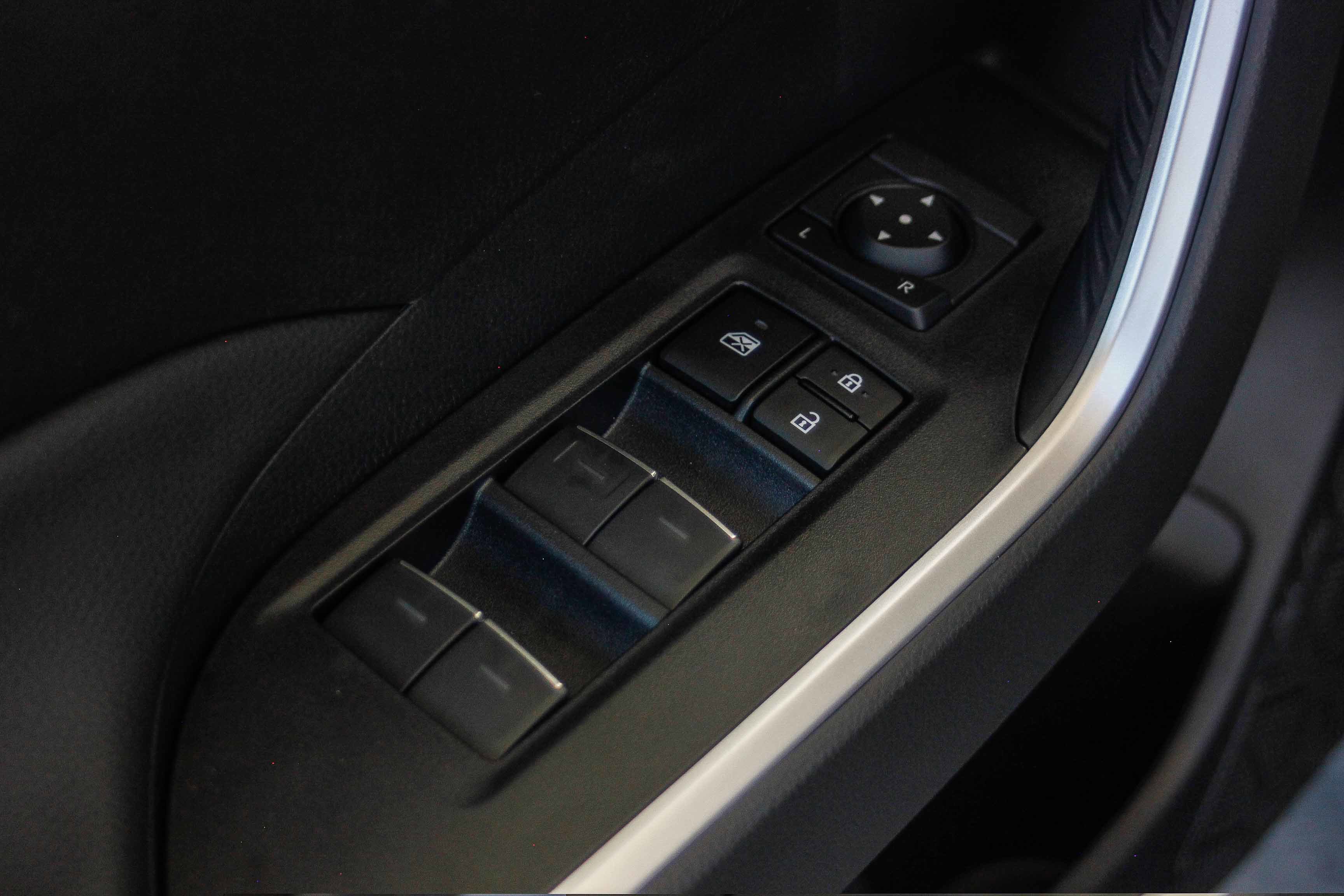2025 Toyota RAV4 XLE Premium photo 21