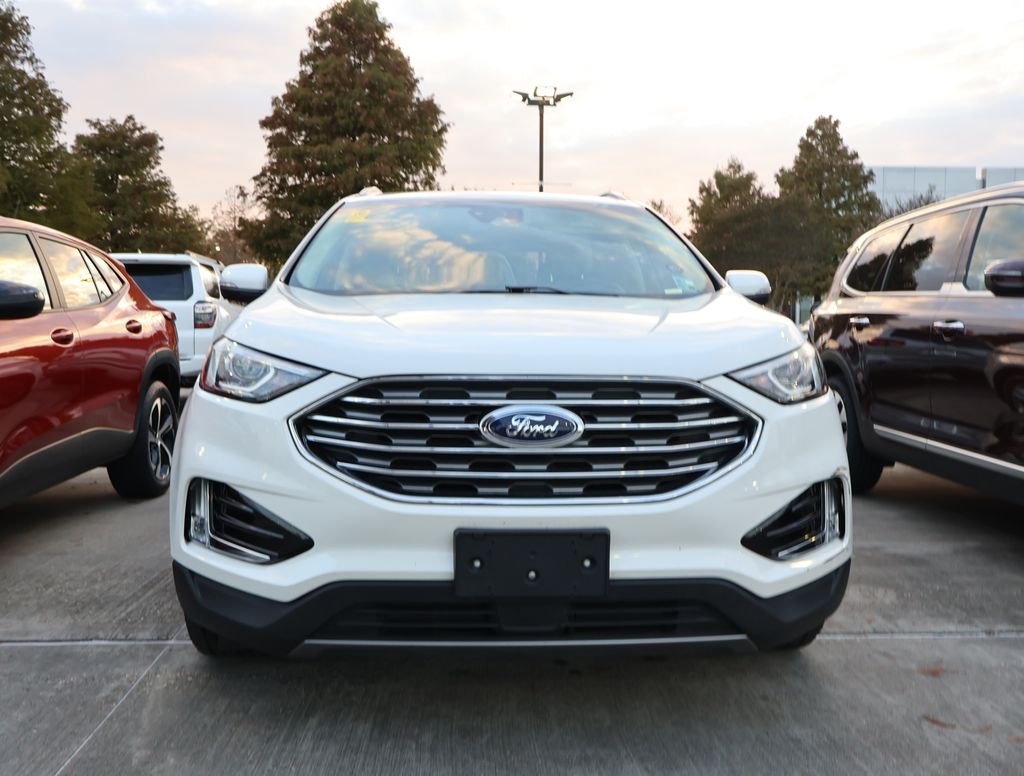 2020 Ford Edge SEL photo 2