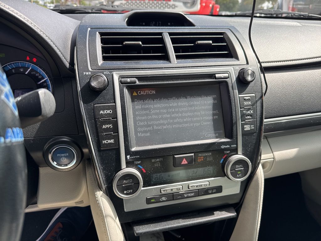 2014 Toyota Camry Hybrid XLE photo 4