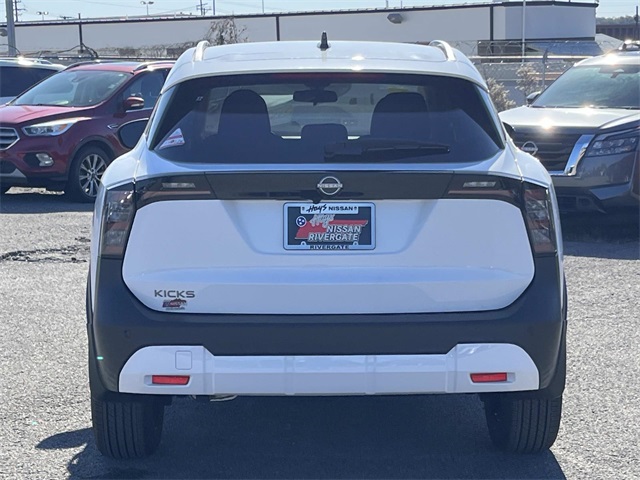 2026 Nissan Kicks SV photo 2