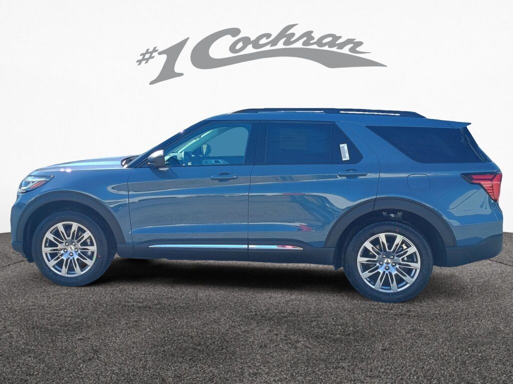 2025 Ford Explorer photo 4