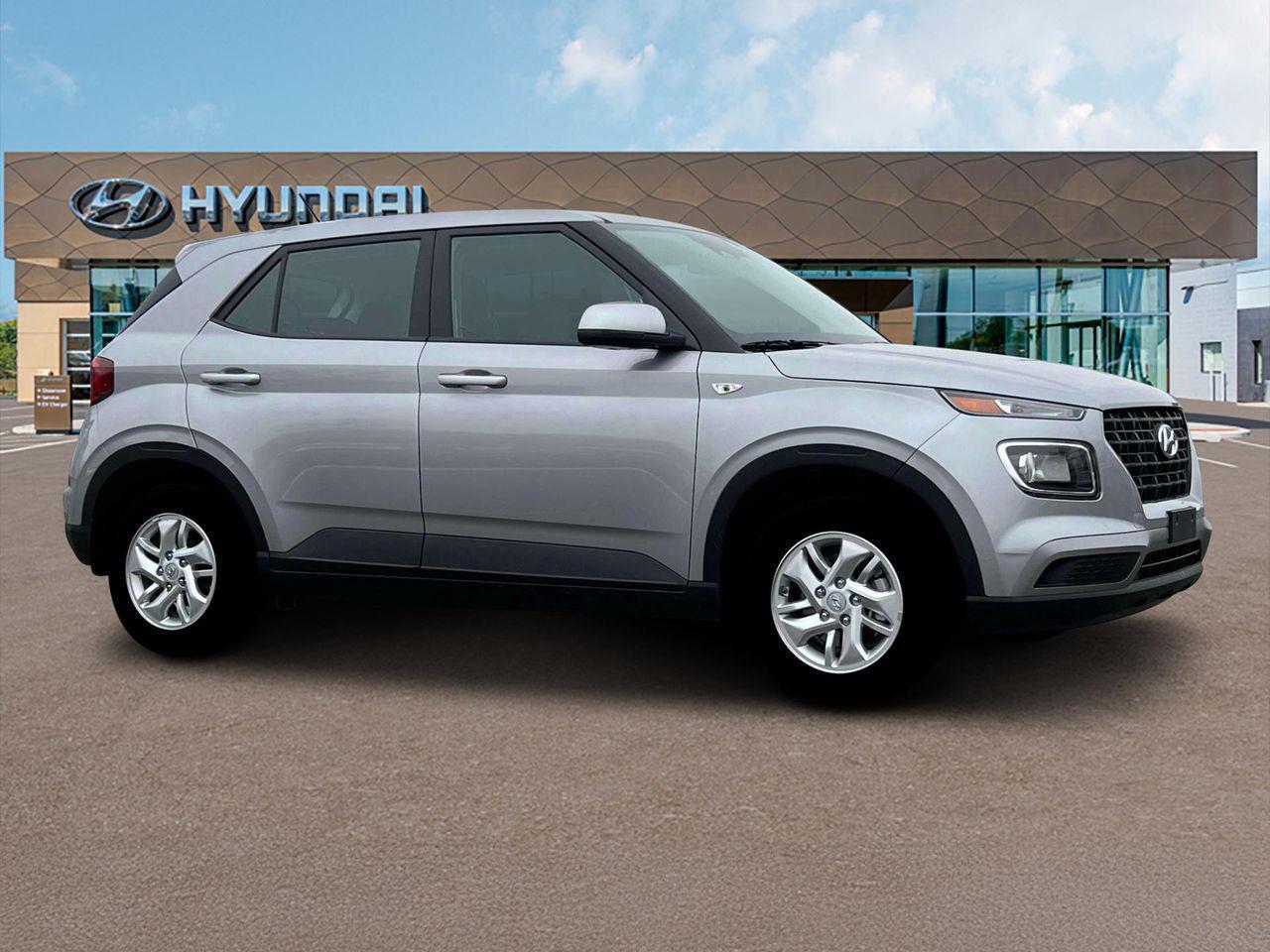 2025 Hyundai Venue SE photo 8