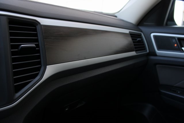 2021 Volkswagen Atlas SE Technology photo 2