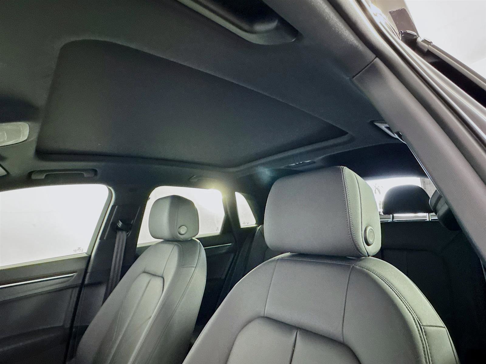 2021 Audi Q3 45 TFSI S line Premium photo 14