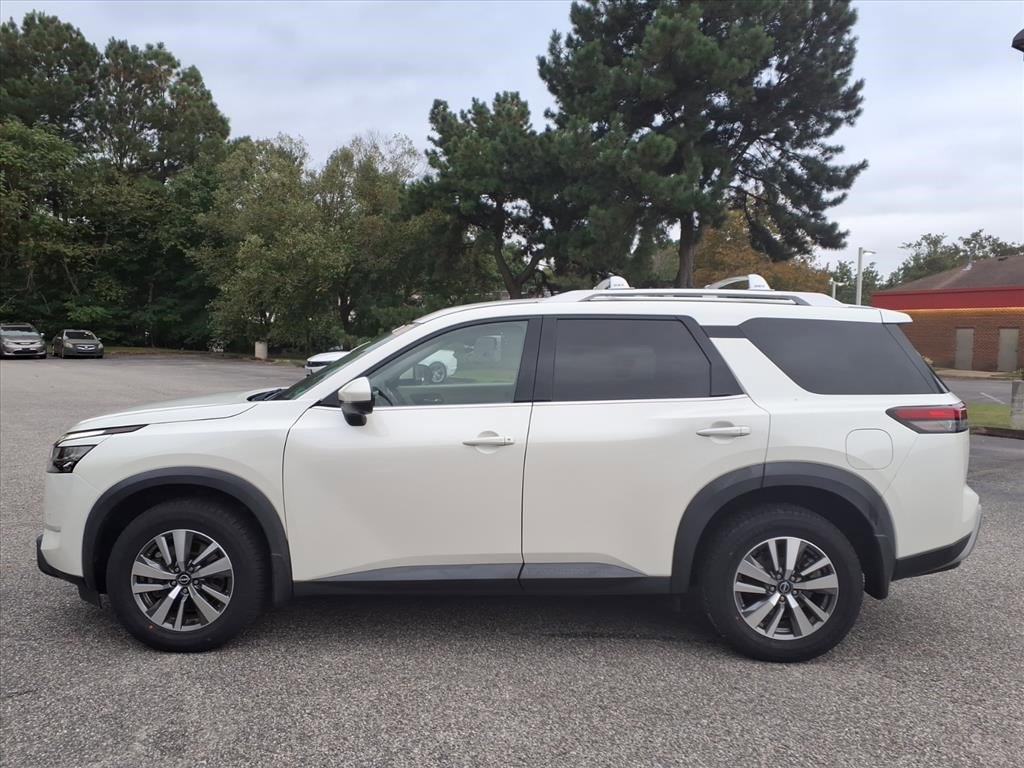 2023 Nissan Pathfinder SL photo 5