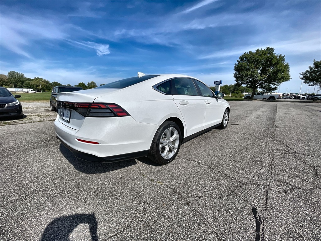 2023 Honda Accord LX photo 8