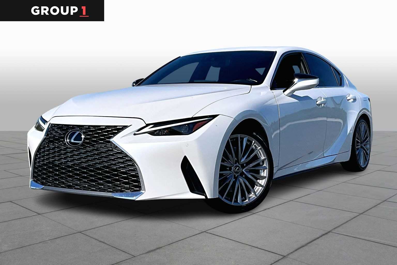 2022 Lexus IS 300's photo