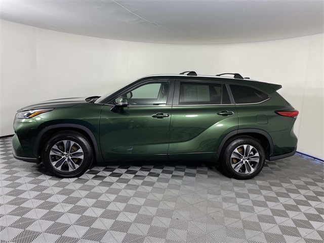2023 Toyota Highlander XLE photo 4