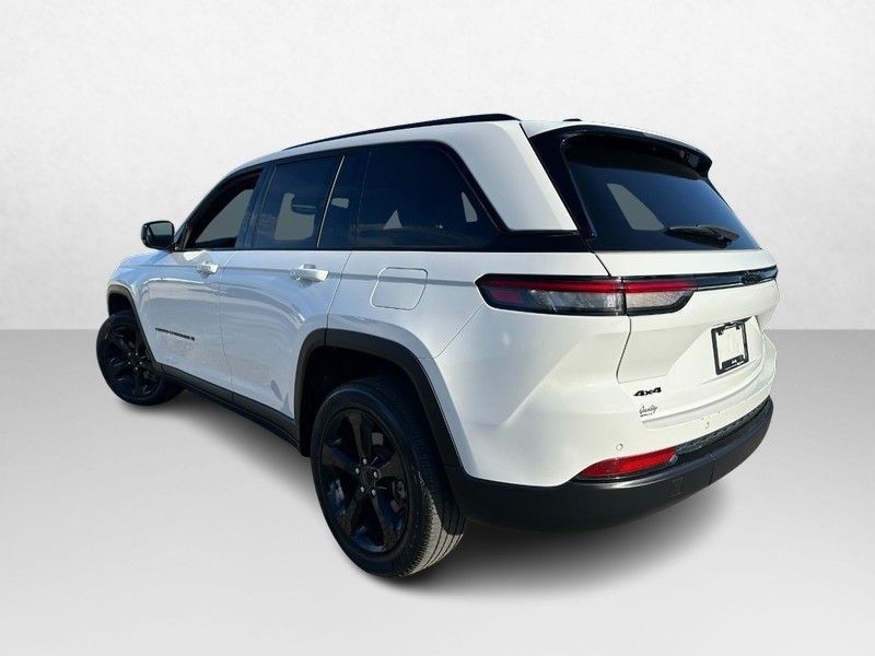 2023 Jeep Grand Cherokee Altitude photo 6