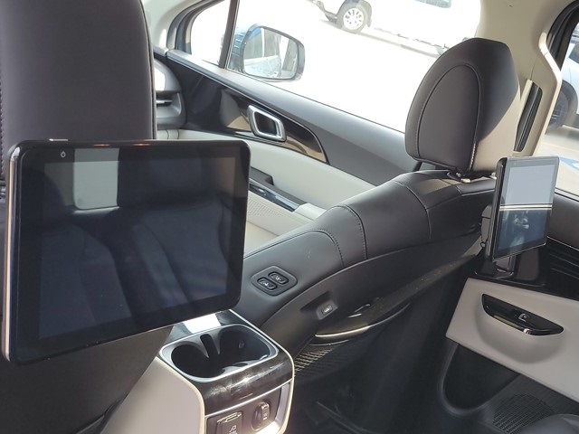 2023 Kia Carnival SX photo 45