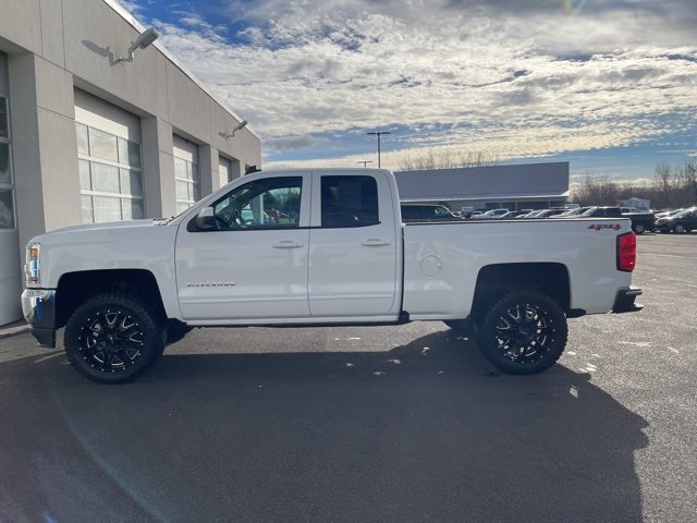 2018 Chevrolet Silverado 1500 LT photo 4