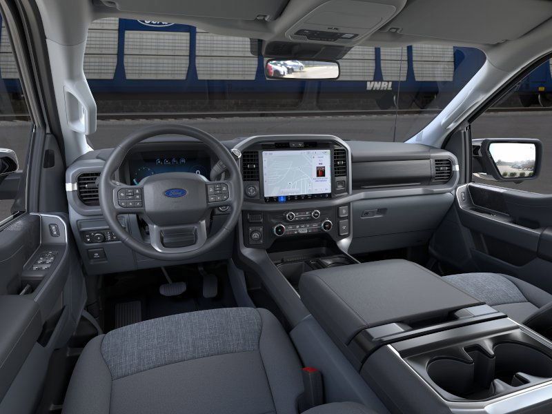 2025 Ford F-150 XLT photo 10