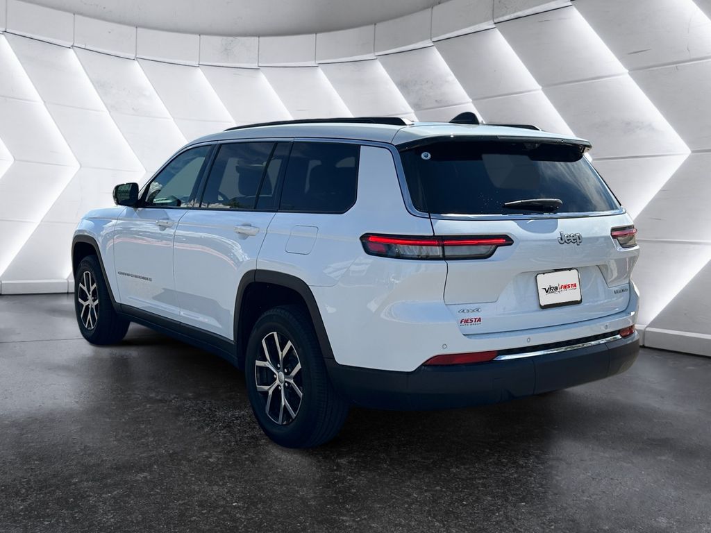 2024 Jeep Grand Cherokee Limited photo 4