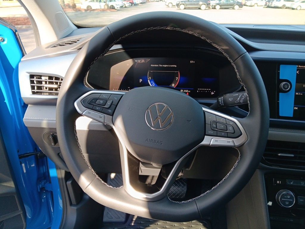 2024 Volkswagen Taos SE photo 13