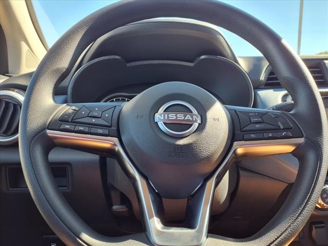 2025 Nissan Versa 1.6 SV photo 6