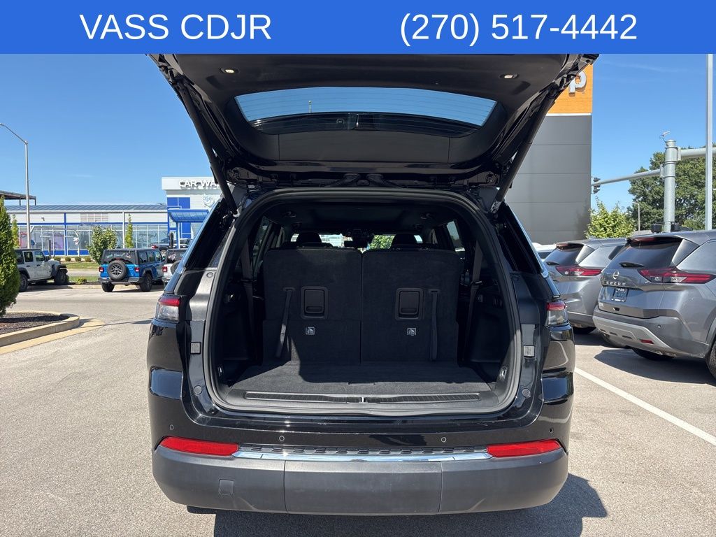 2024 Jeep Grand Cherokee Limited photo 4