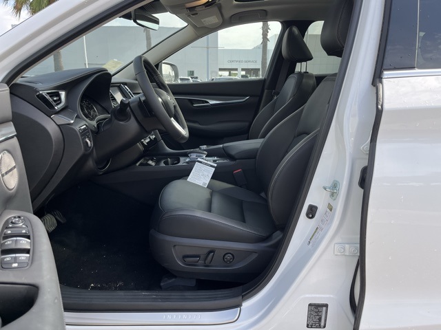 2025 Infiniti QX50 Luxe photo 11