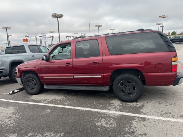 2005 Chevrolet Suburban 1500 LT photo 4