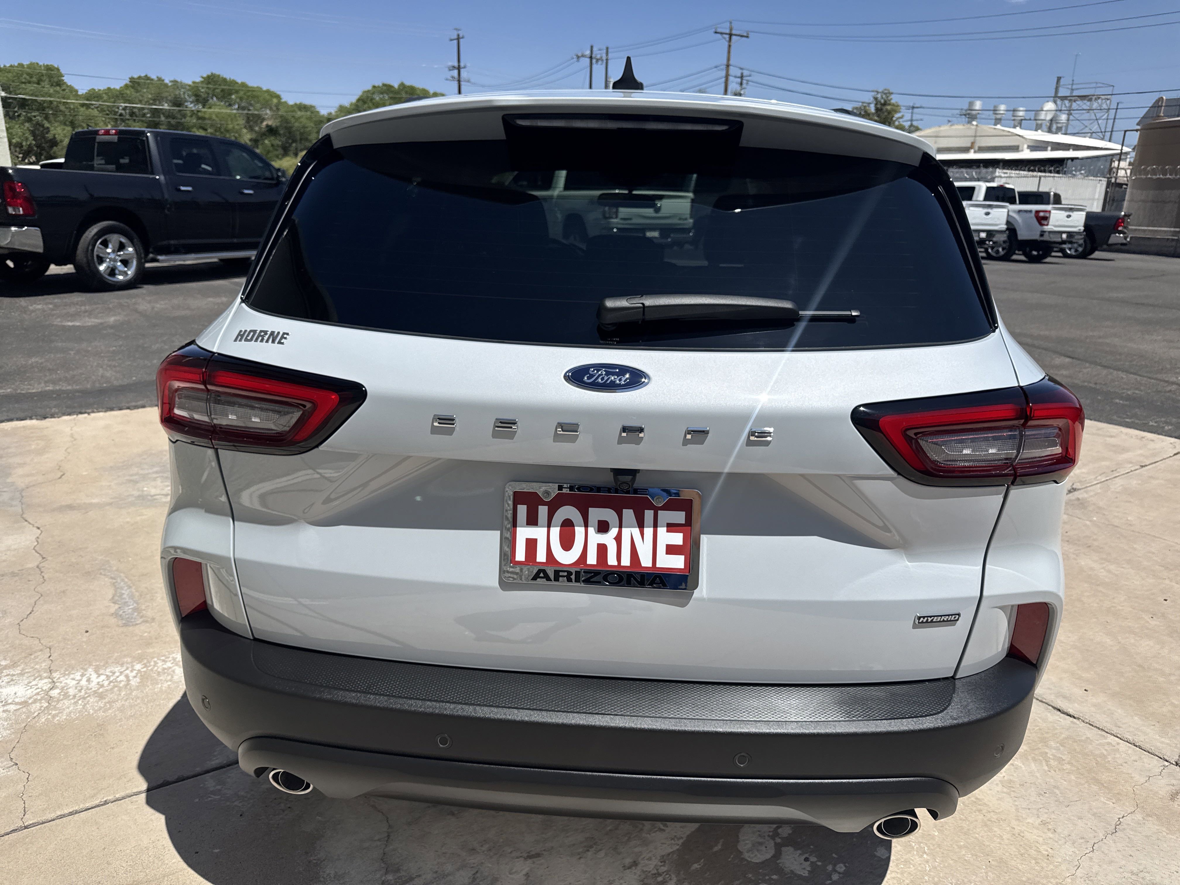 2025 Ford Escape ST-Line photo 4