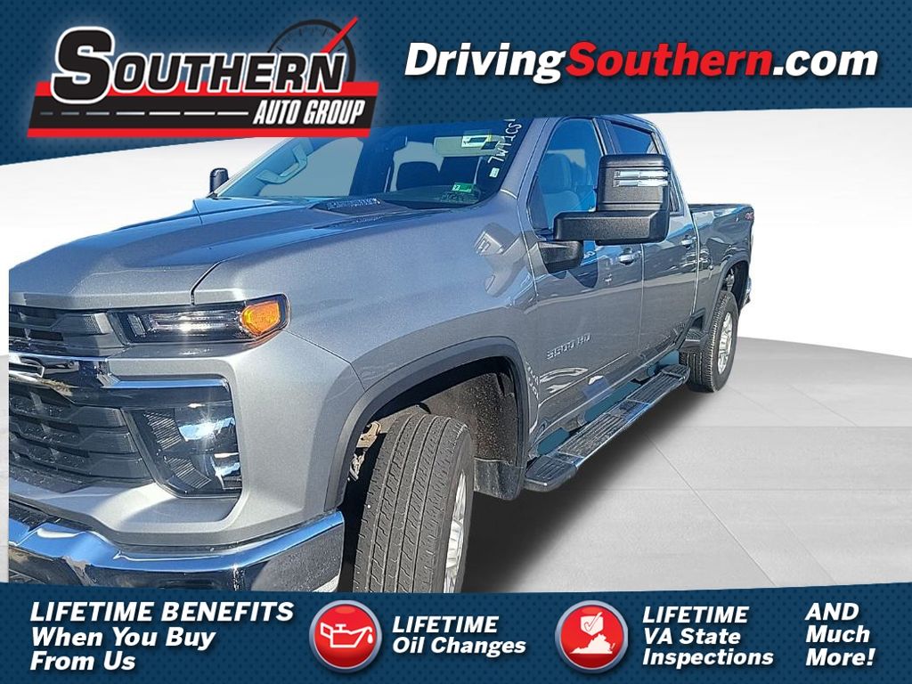 2024 Chevrolet Silverado 3500HD LT's photo