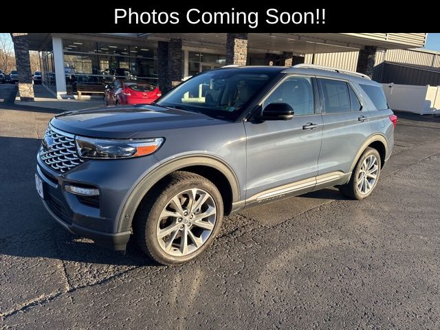 2021 Ford Explorer Platinum's photo