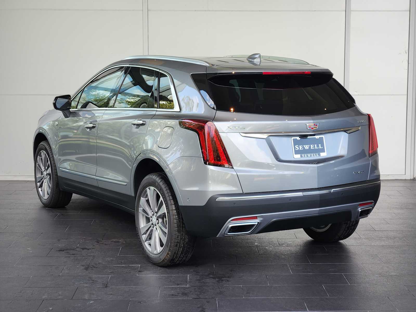 2025 Cadillac XT5 Premium Luxury photo 4
