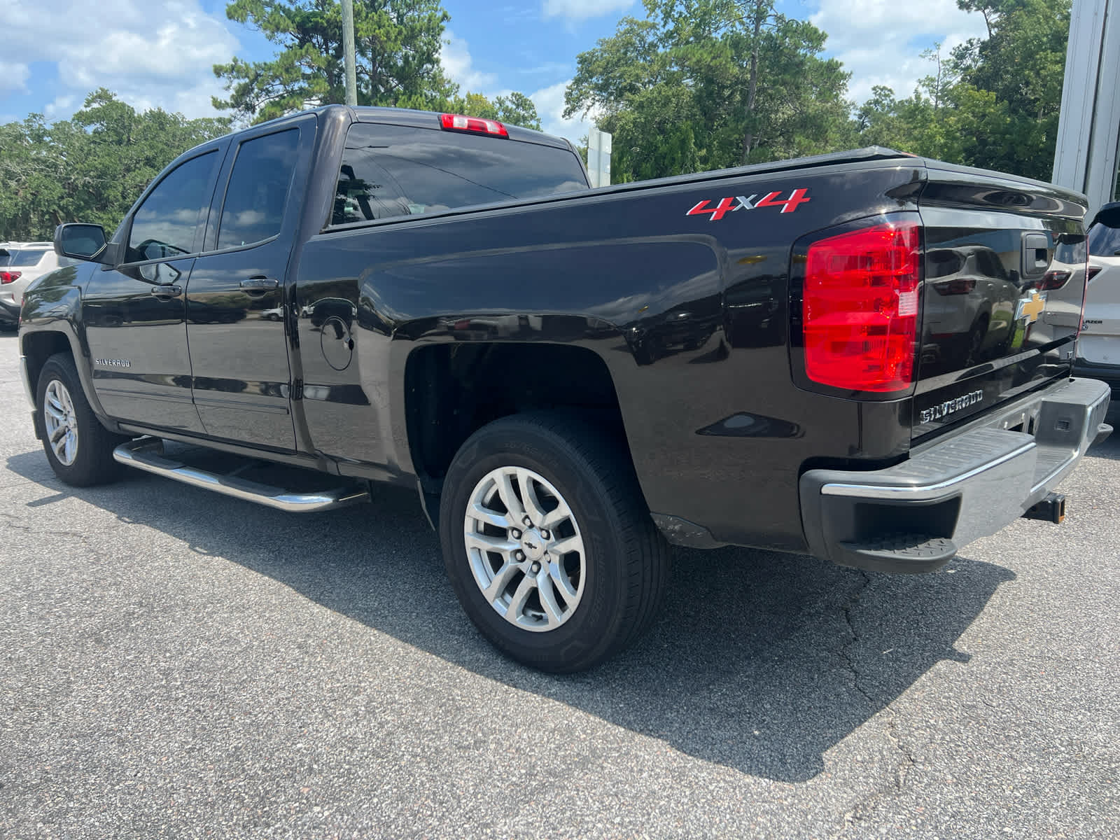 2018 Chevrolet Silverado LT photo 5