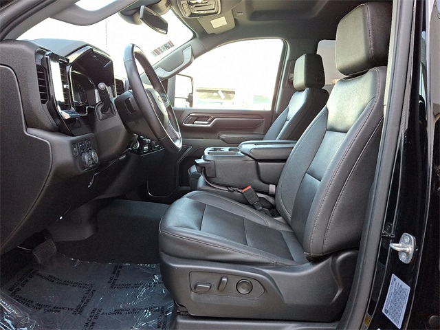 2024 Chevrolet Silverado 3500HD LTZ photo 12