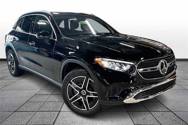 2026 Mercedes-Benz GLC Base's photo