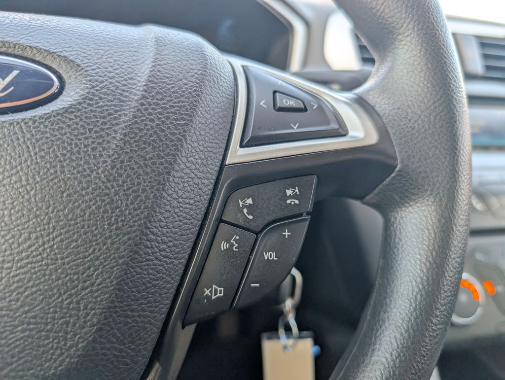 2015 Ford Fusion SE photo 10