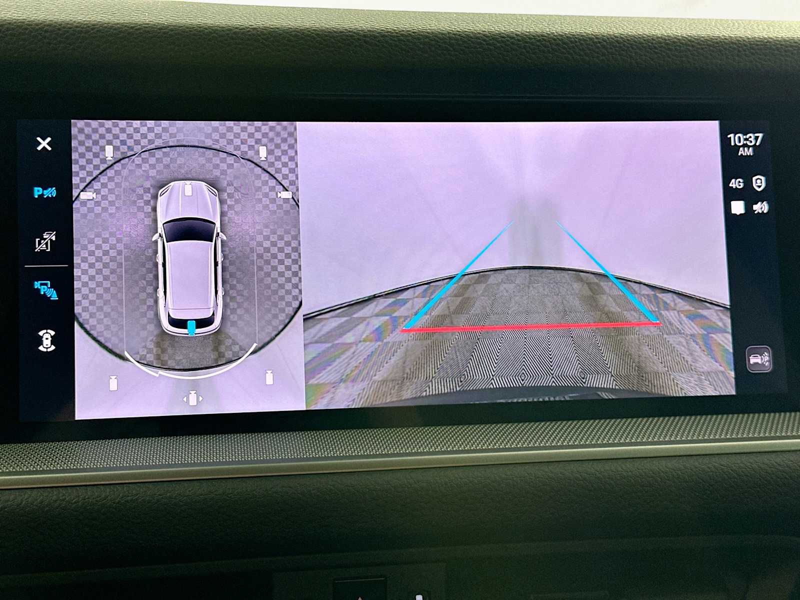 2025 Porsche Cayenne photo 17