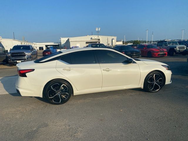 2023 Nissan Altima 2.5 SR photo 3