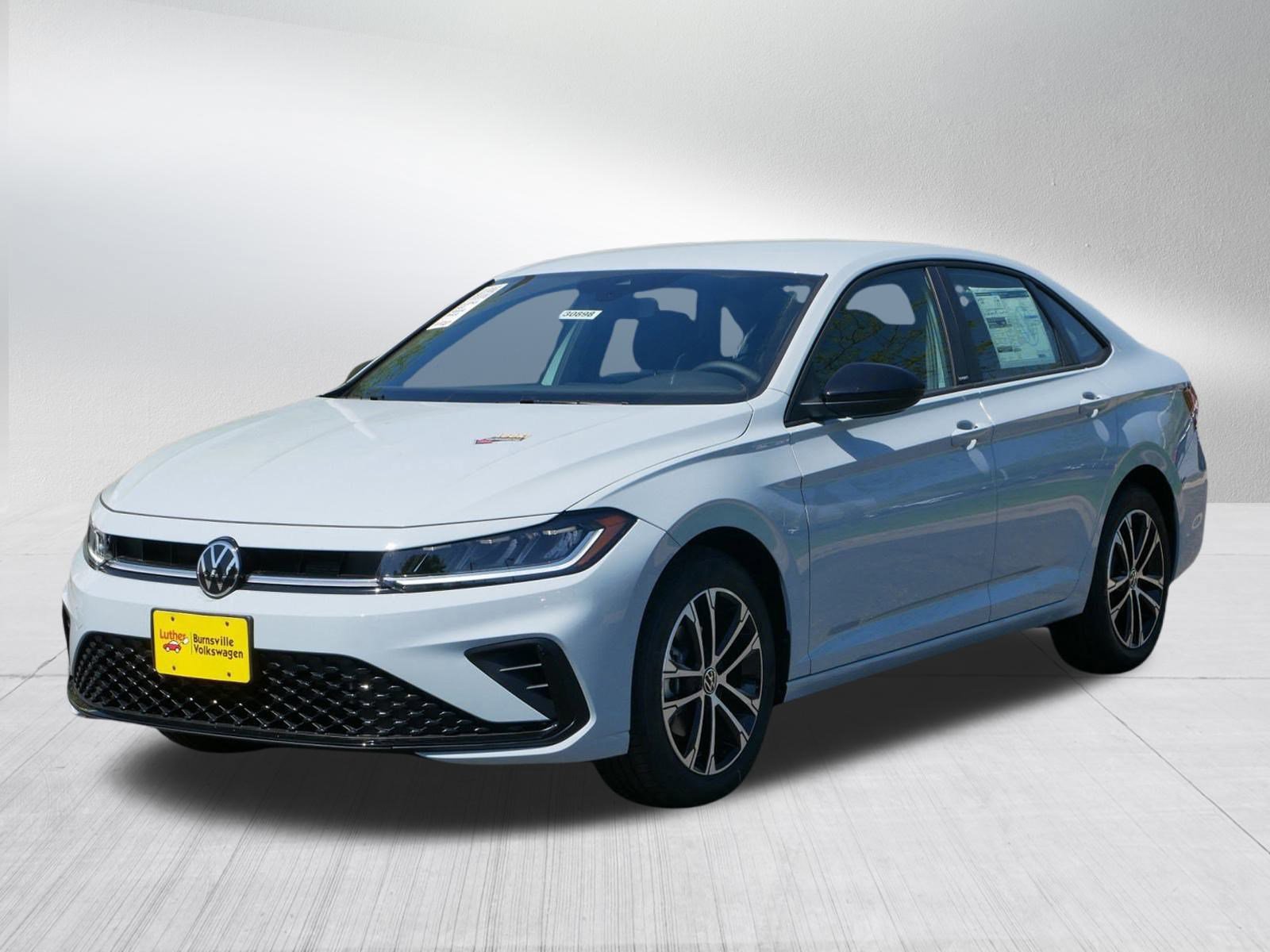 2025 Volkswagen Jetta Sport photo 2