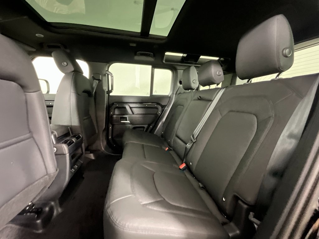 2026 Land Rover Defender 110 S photo 4