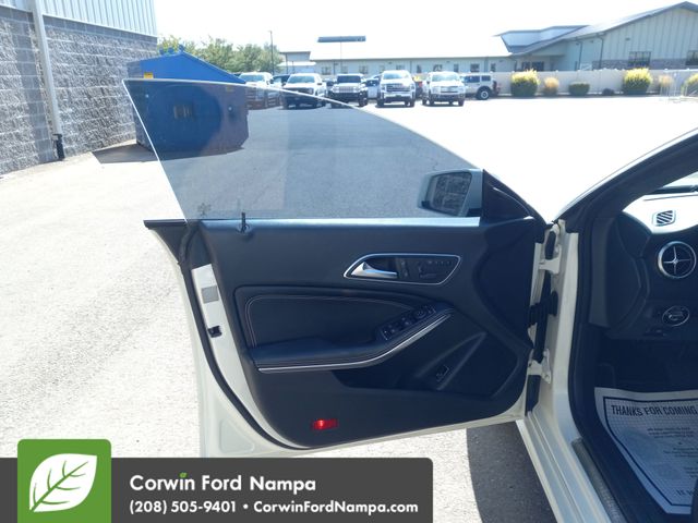 2016 Mercedes Benz CLA 250 photo 10