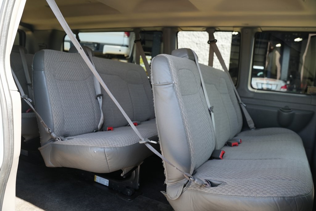 2017 Chevrolet Express 3500 LT photo 24