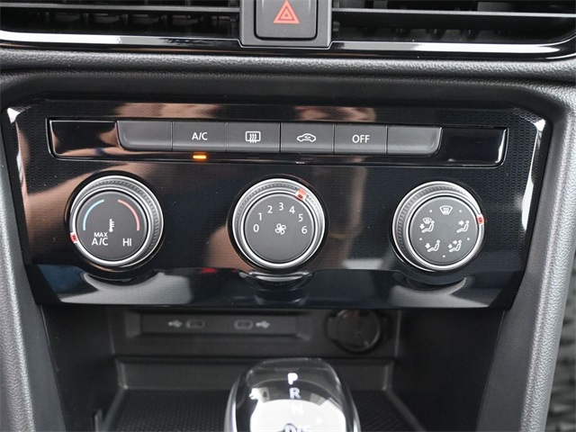 2025 Volkswagen Taos S photo 4