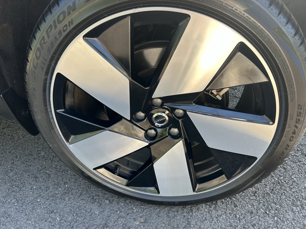 2023 Volvo C40 Recharge Ultimate photo 9