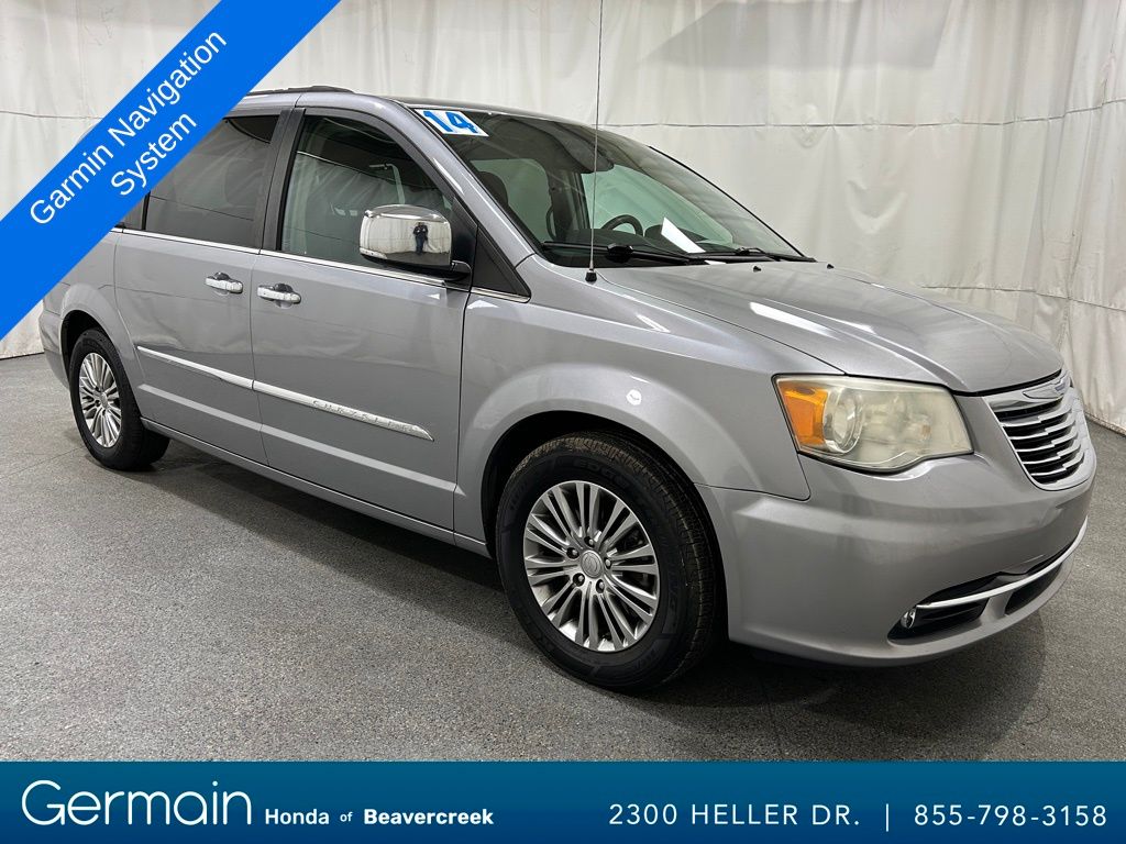 2014 Chrysler Town & Country Touring-L