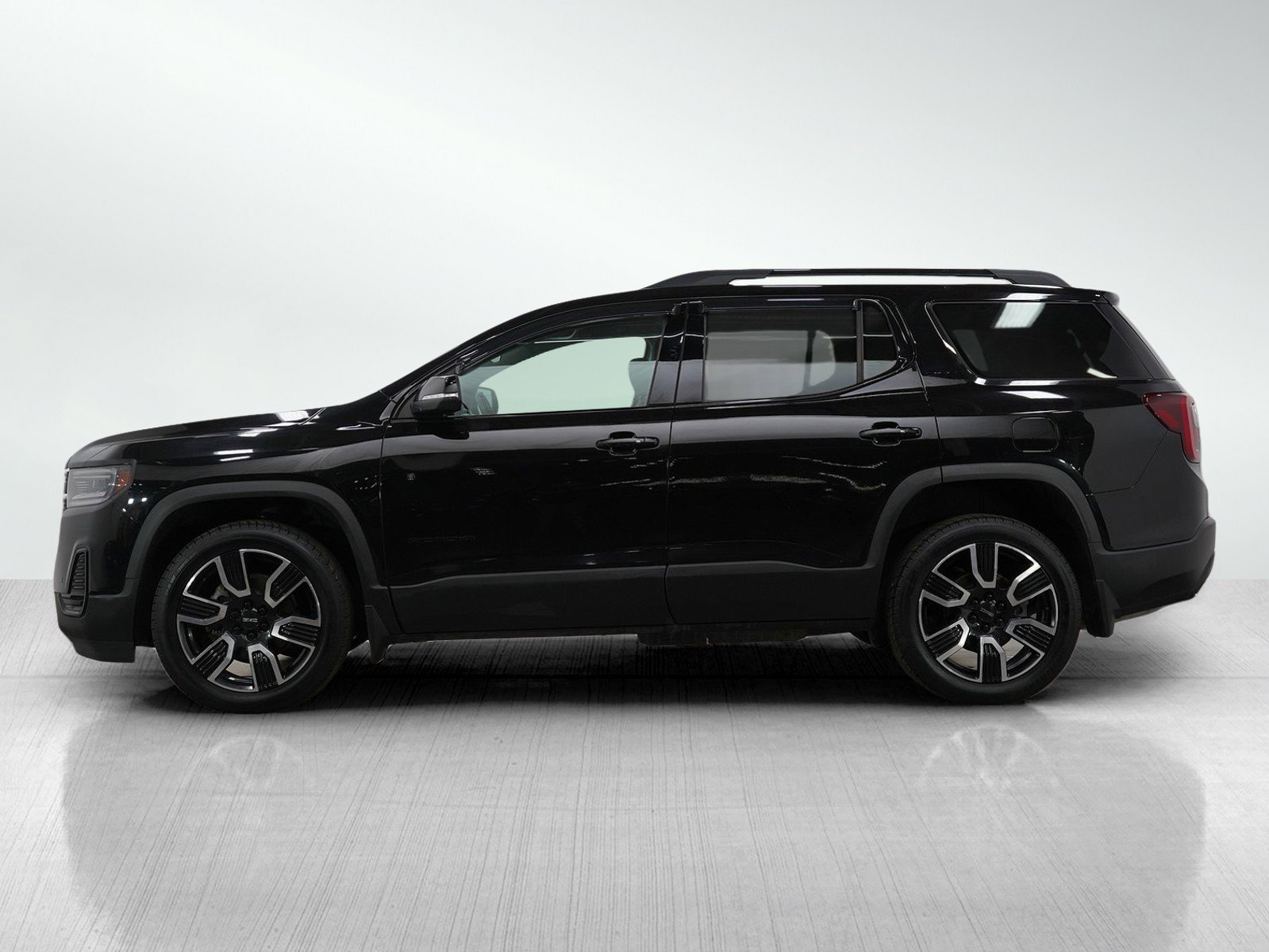 Used 2021 GMC Acadia SLE with VIN 1GKKNRLS8MZ210038 for sale in Roseville, Minnesota