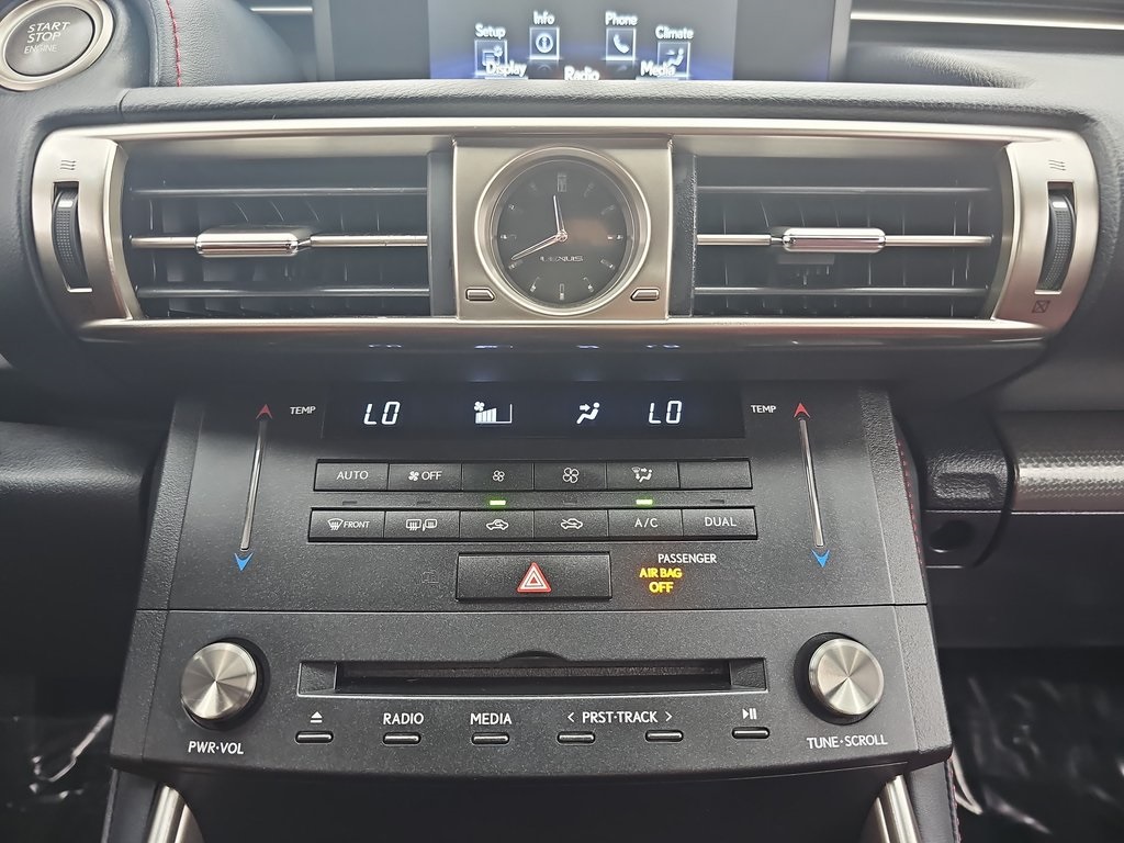 2016 Lexus IS 200t F SPORT photo 24
