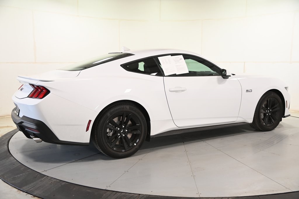2025 Ford Mustang GT photo 7