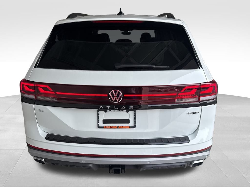 2025 Volkswagen Atlas Peak Edition SE photo 4