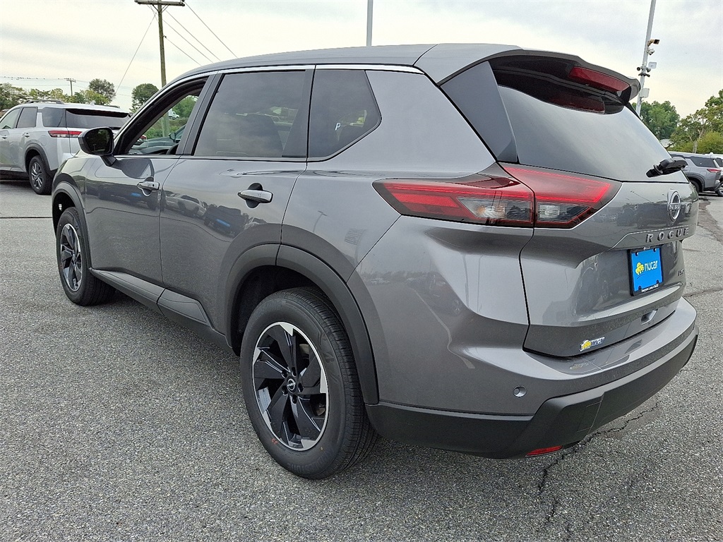 2026 Nissan Rogue SV photo 2
