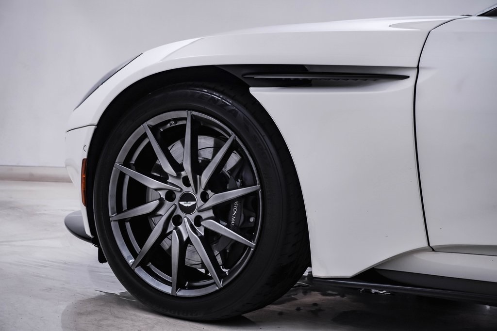 2021 Aston Martin DB11 AM5 photo 15