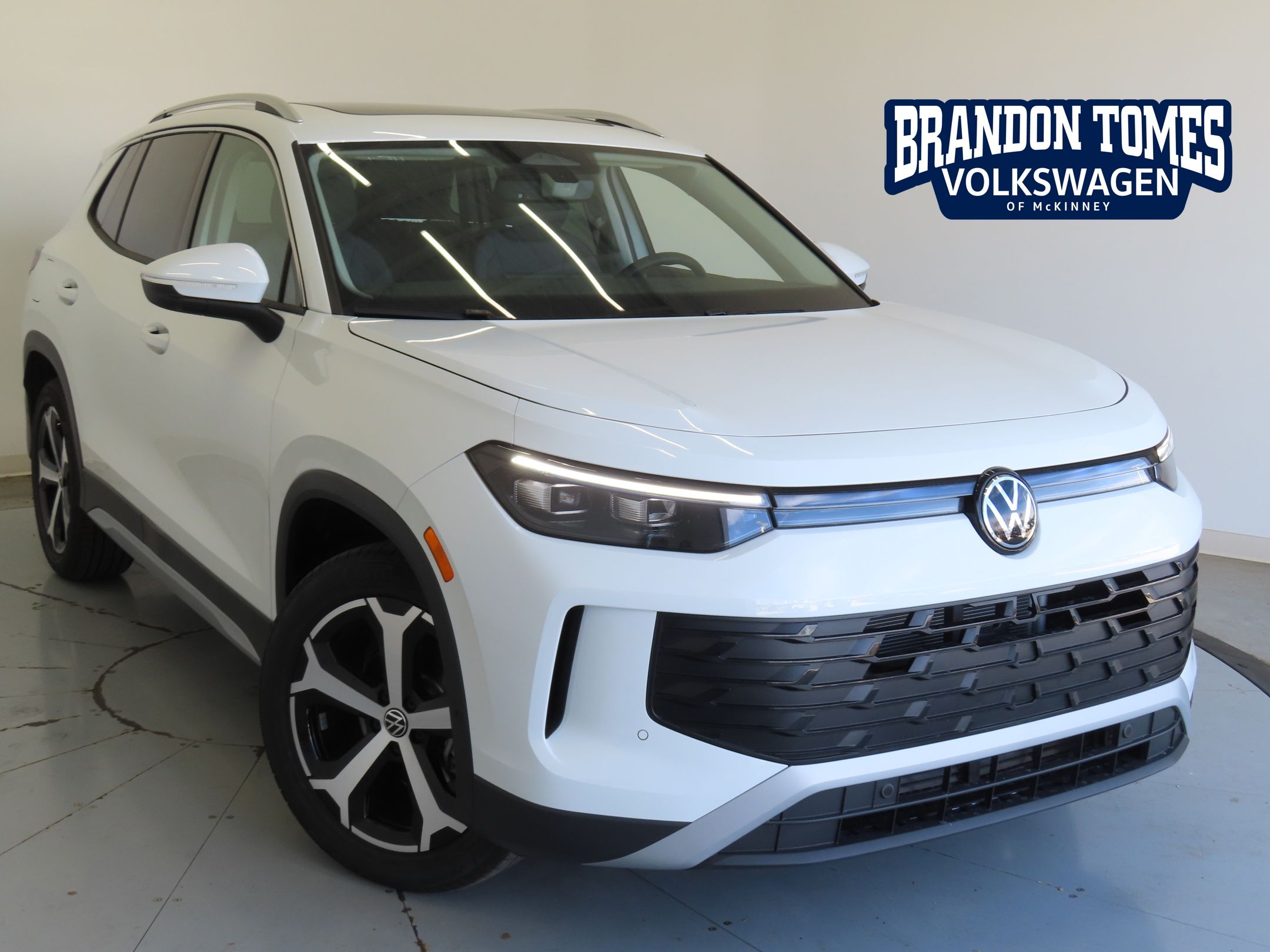 2026 Volkswagen Tiguan SE's photo